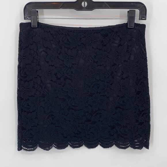 Diane Von Furstenburg Dresses & Skirts - Diane Von Furstenberg Women's Black Lace Overlay Mini Skirt Size 4
